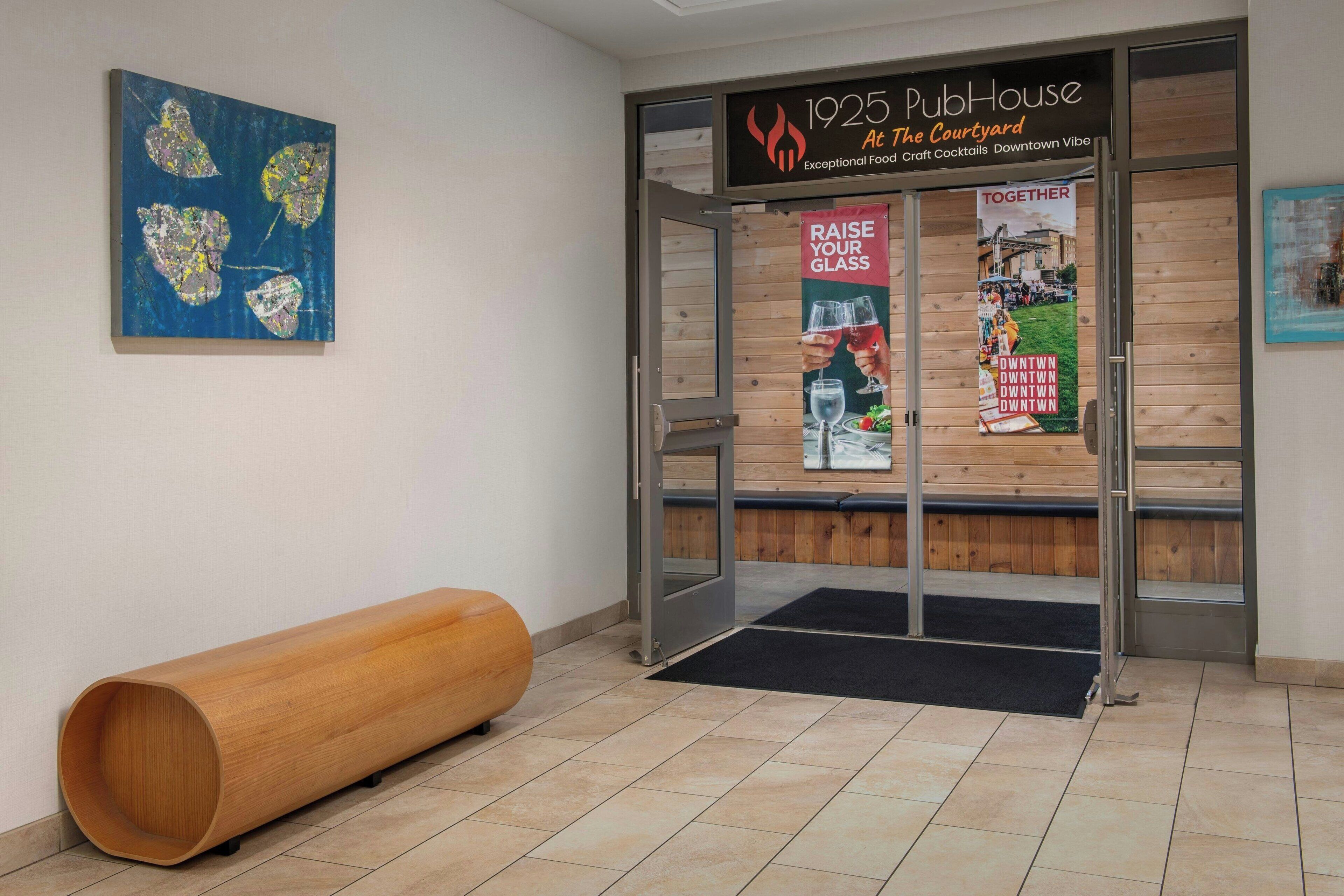 lunch and dinner served, american cuisine