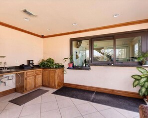 Lobby - Rodeway Inn South Houston (South Houston)