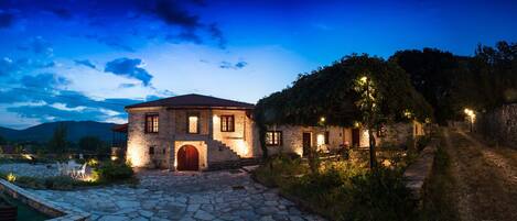 Fachada de la propiedad