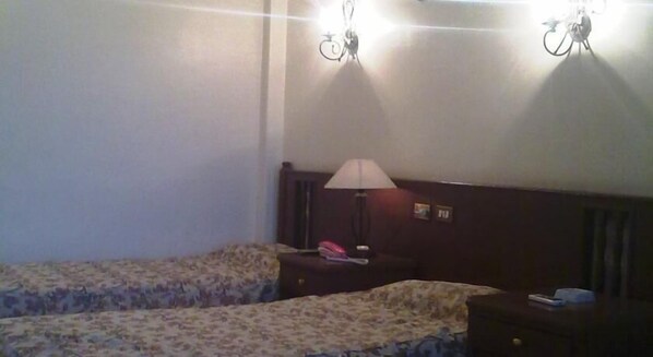 ميني بار وواي فاي مجانًا وملاءات أسرّة