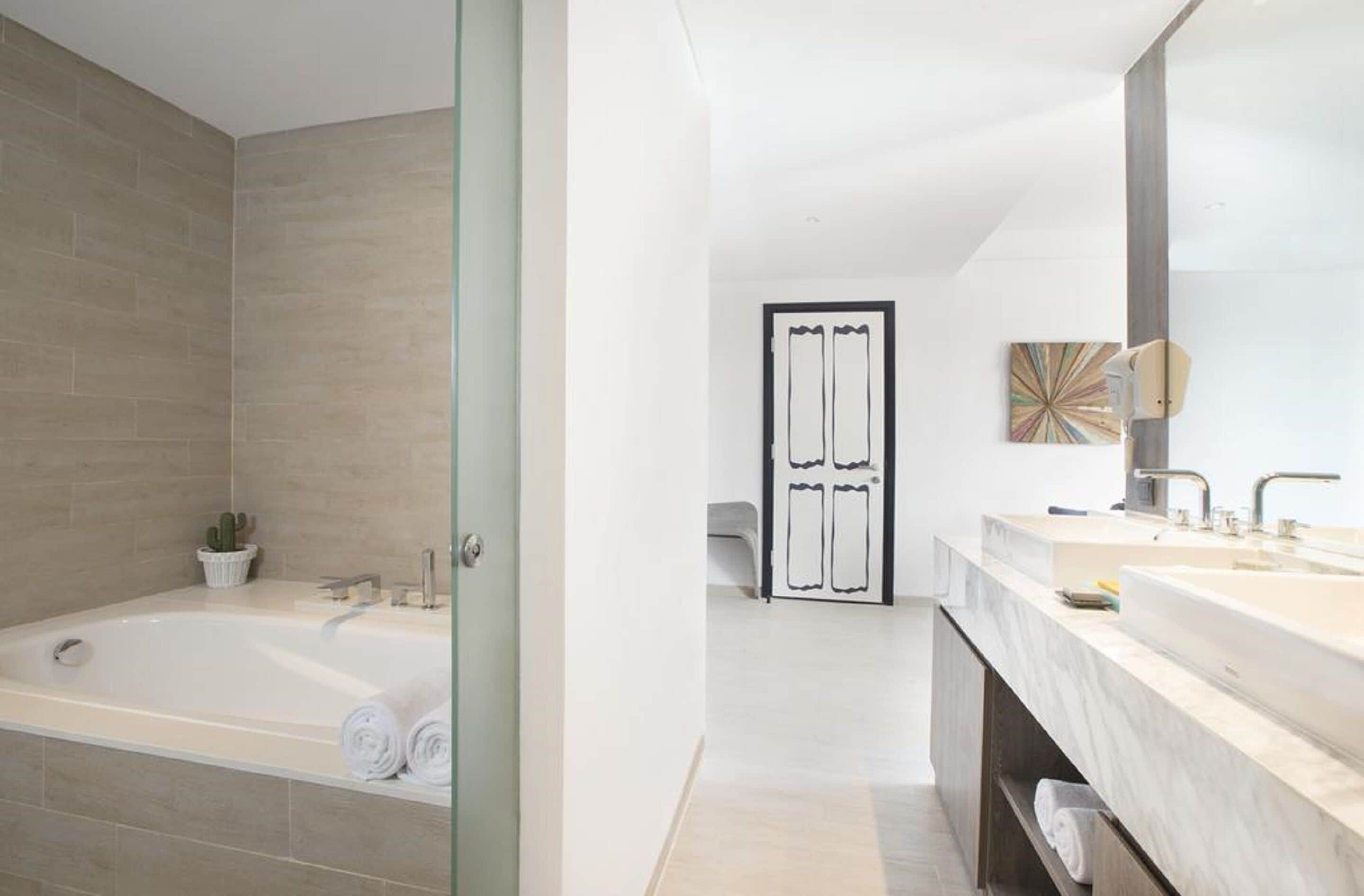 junior suite | 1 bedroom, premium bedding, in-room safe, desk