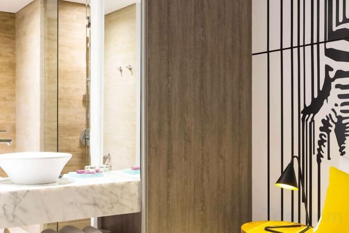 Bathroom | Free toiletries, hair dryer, slippers, towels