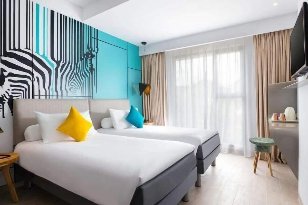 1 bedroom, premium bedding, in-room safe, desk