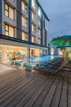 Kamaniiya Petitenget Seminyak