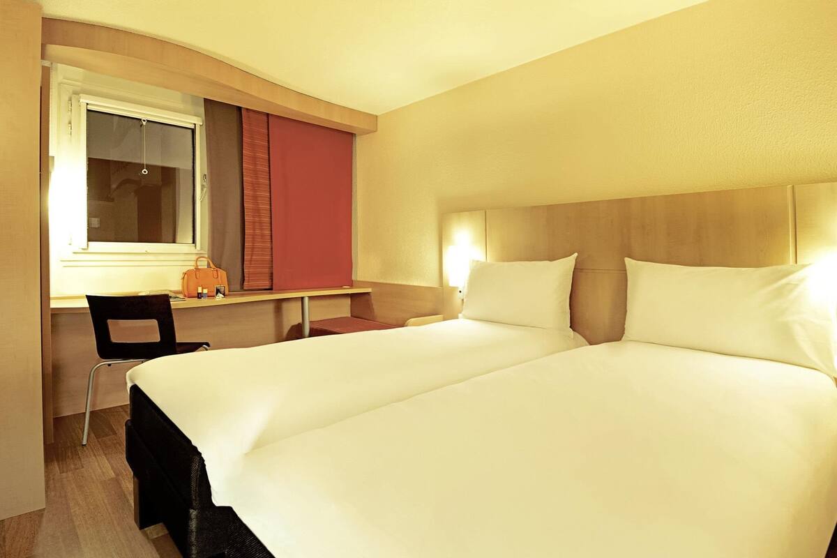 Room, 2 Twin Beds | Minibar, individually furnished, desk, blackout drapes