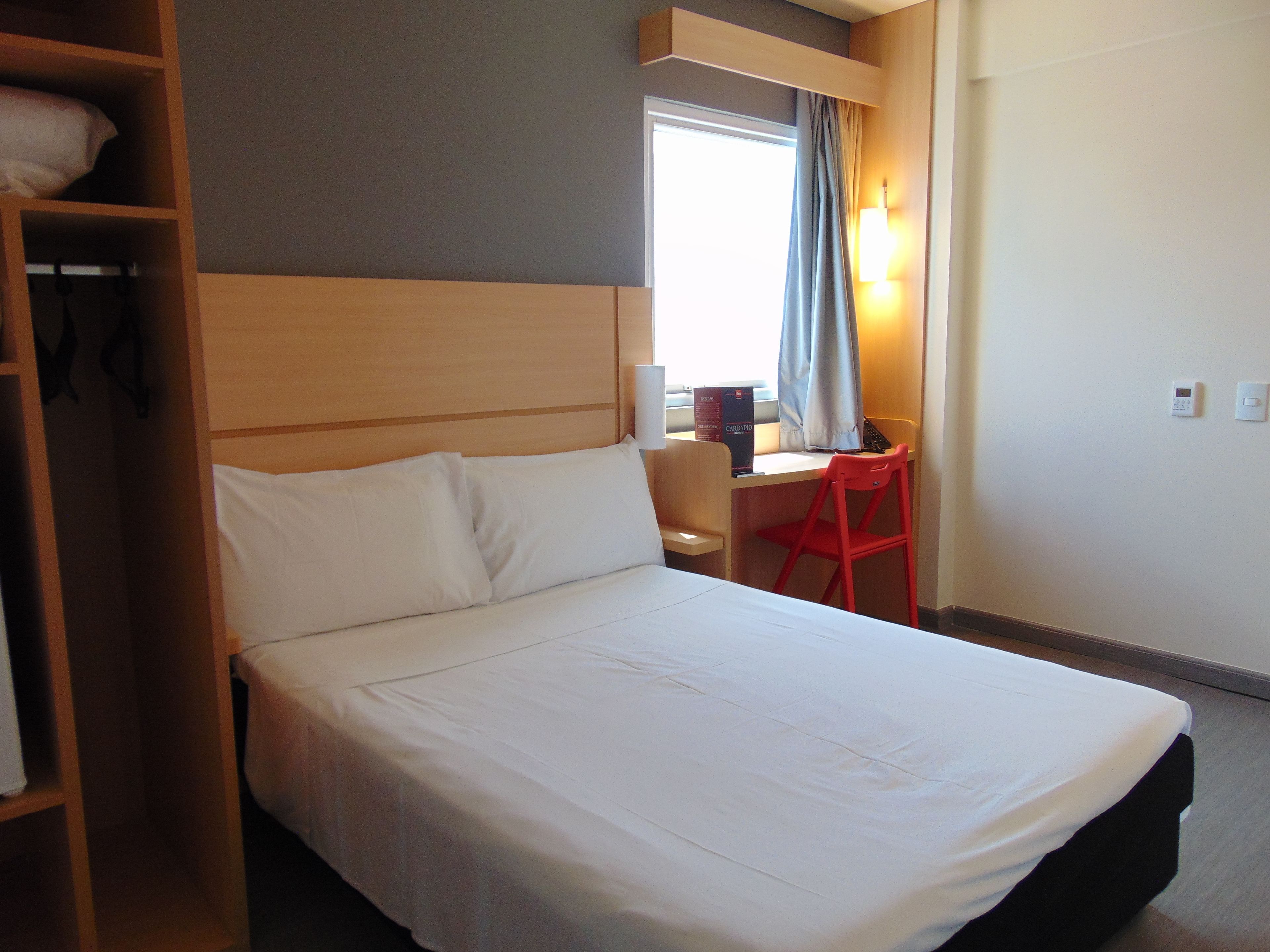 room, 1 double bed | minibar, individually furnished, desk, blackout curtains