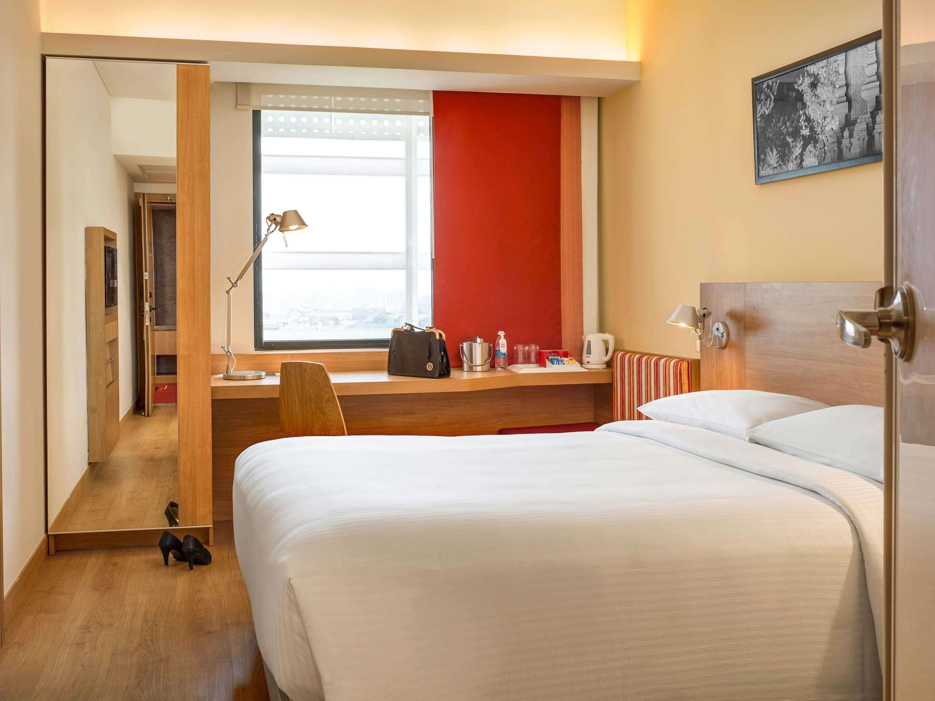 Literie de qualité supérieure, coffres-forts dans les chambres, bureau