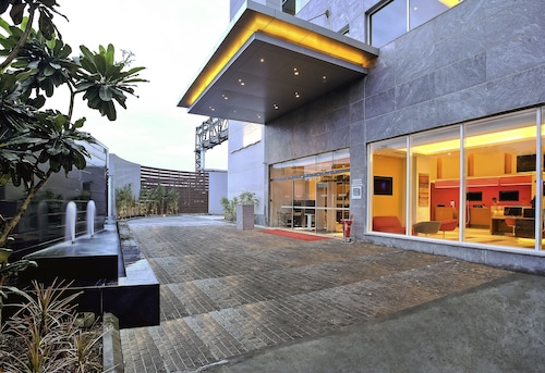 ibis Chennai City Centre Hotel