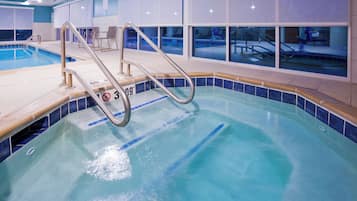 Indoor pool, sun loungers