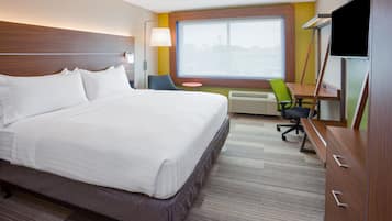 Egyptian cotton sheets, premium bedding, in-room safe, desk