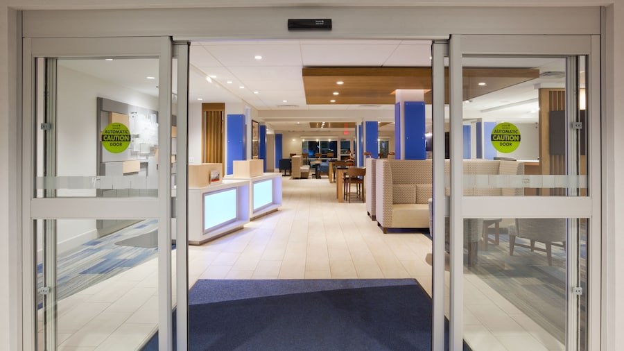 Holiday Inn Express & Suites Des Moines Downtown by IHG
