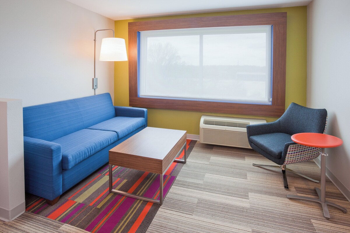 Suite, 2 Queen Beds (Additional Living Area) | Egyptian cotton sheets, premium bedding, in-room safe, desk