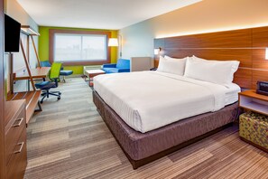 Egyptian cotton sheets, premium bedding, in-room safe, desk - Holiday Inn Express & Suites Des Moines Downtown by IHG (Des Moines)