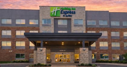 Holiday Inn Express & Suites Des Moines Downtown by IHG