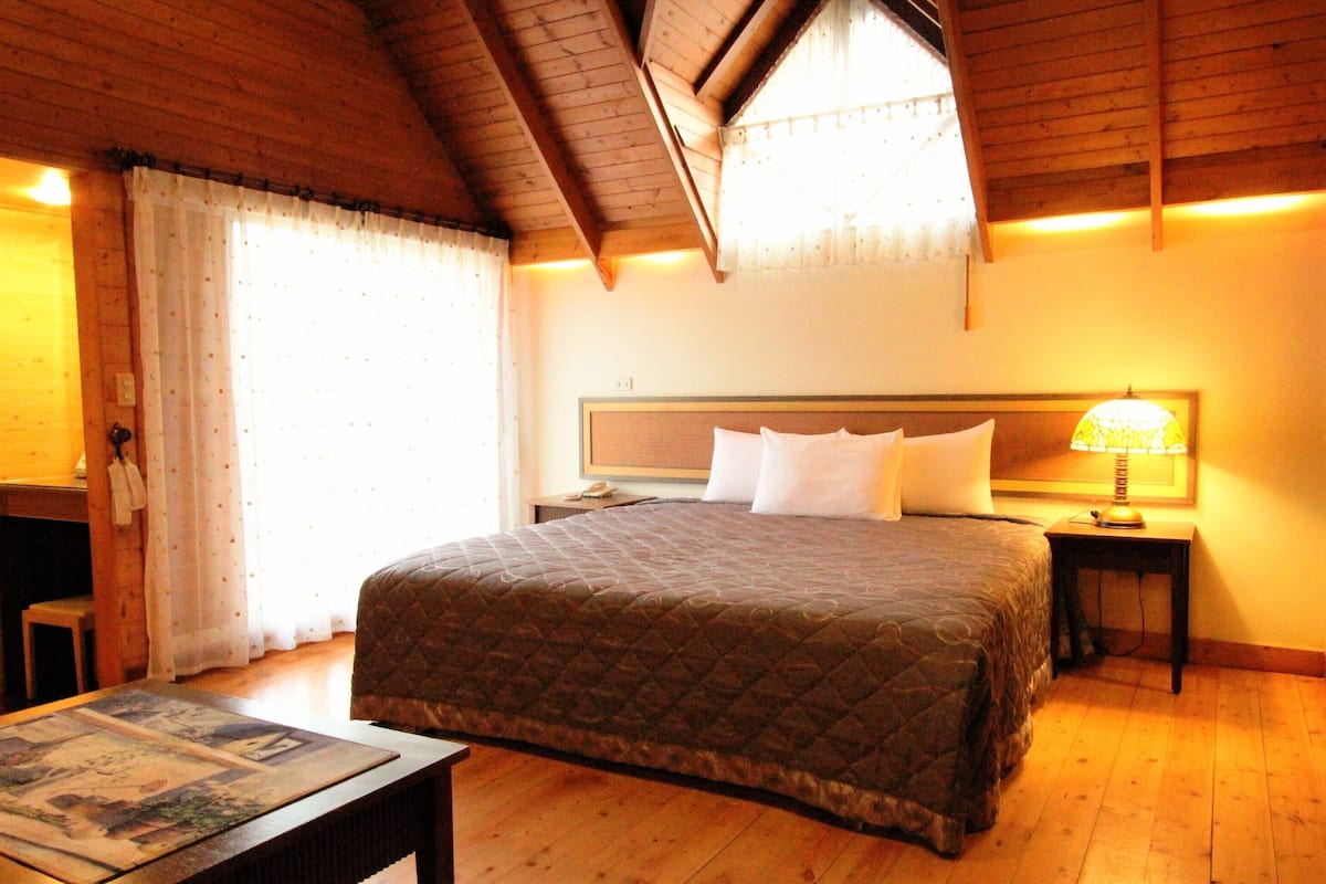 Standard Double Room | Free WiFi, bed sheets