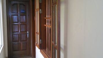 Minibar, desk, soundproofing, free WiFi