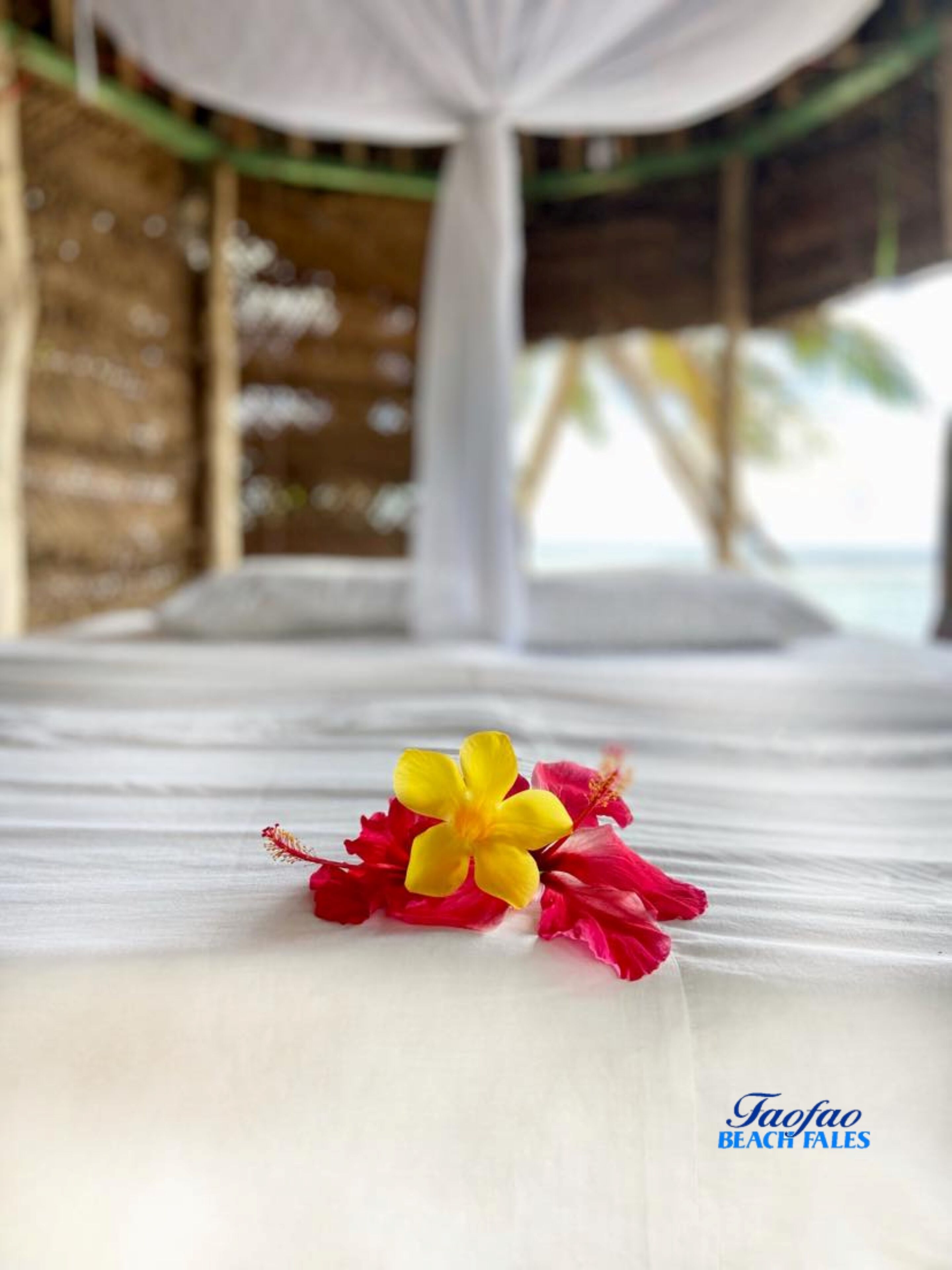 beach fale | 1 bedroom, bed sheets