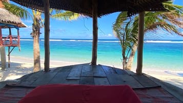 Privatstrand, weißer Sandstrand