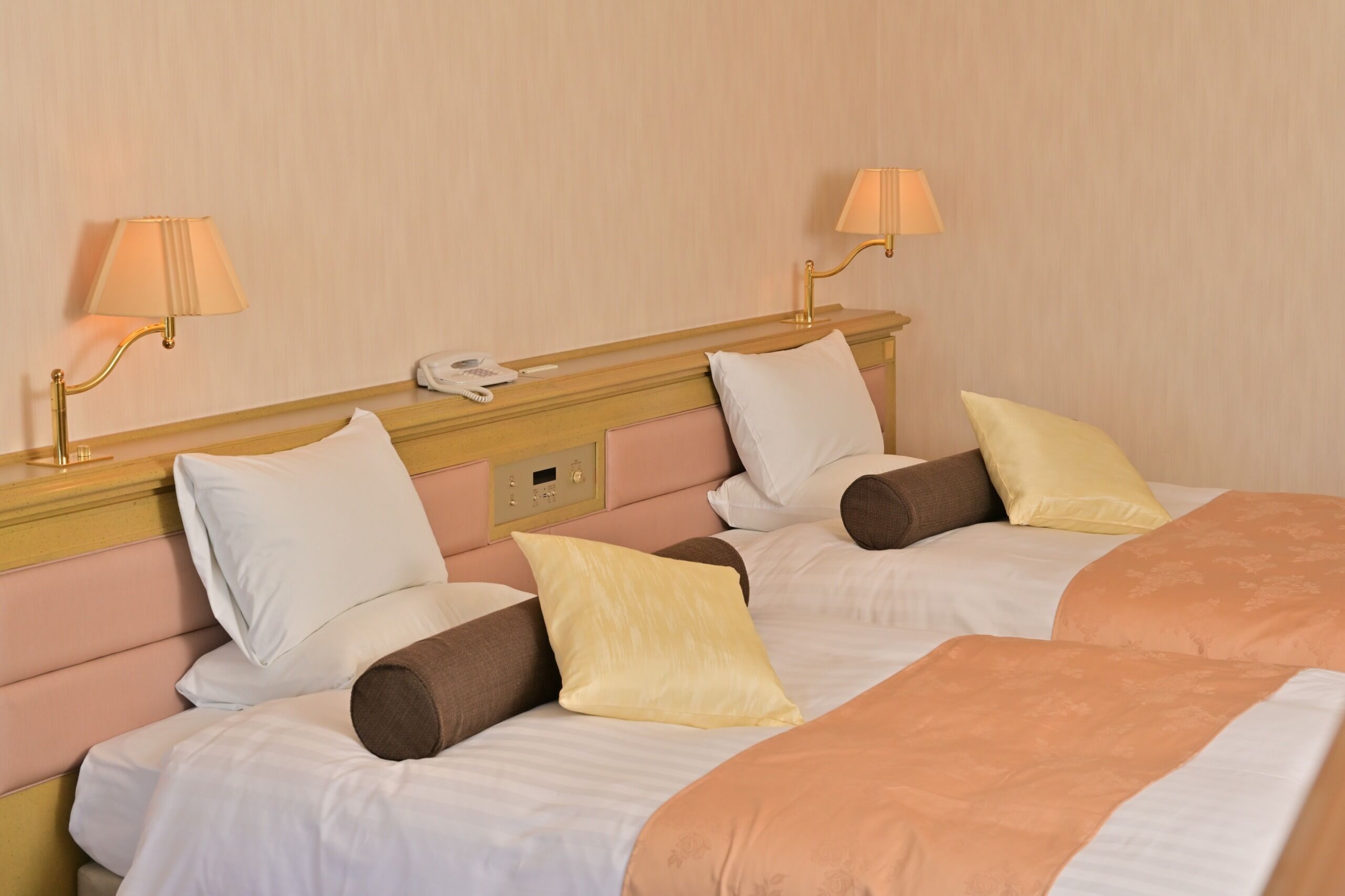 luxury twin room, non smoking | free wifi, bed sheets, wheelchair access