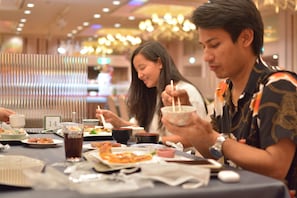 Daily buffet breakfast (JPY 2420 per person)