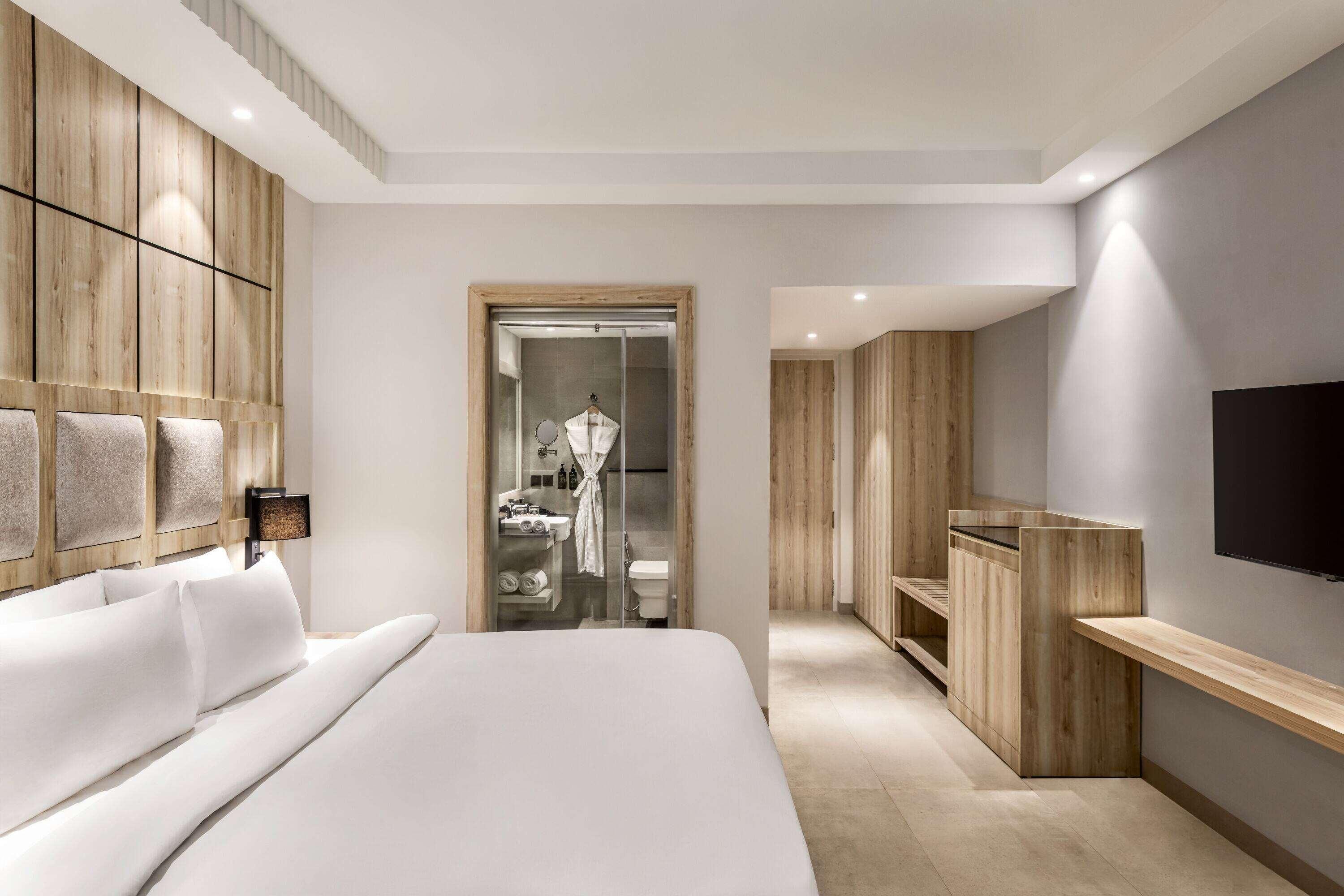 In-room safe, desk, soundproofing, WiFi (free)