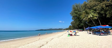 Vlak bij het strand