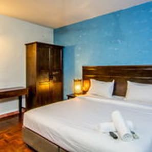 Double Room, Balcony | Desk, blackout drapes, free WiFi, bed sheets