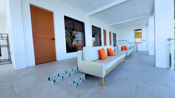 6-Bedroom Beachfront Pool Villa | Terrace/patio