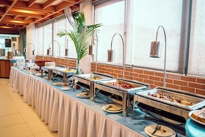 2 restaurants; breakfast, lunch, and dinner served - Whiterock Beach Resort (Subic)