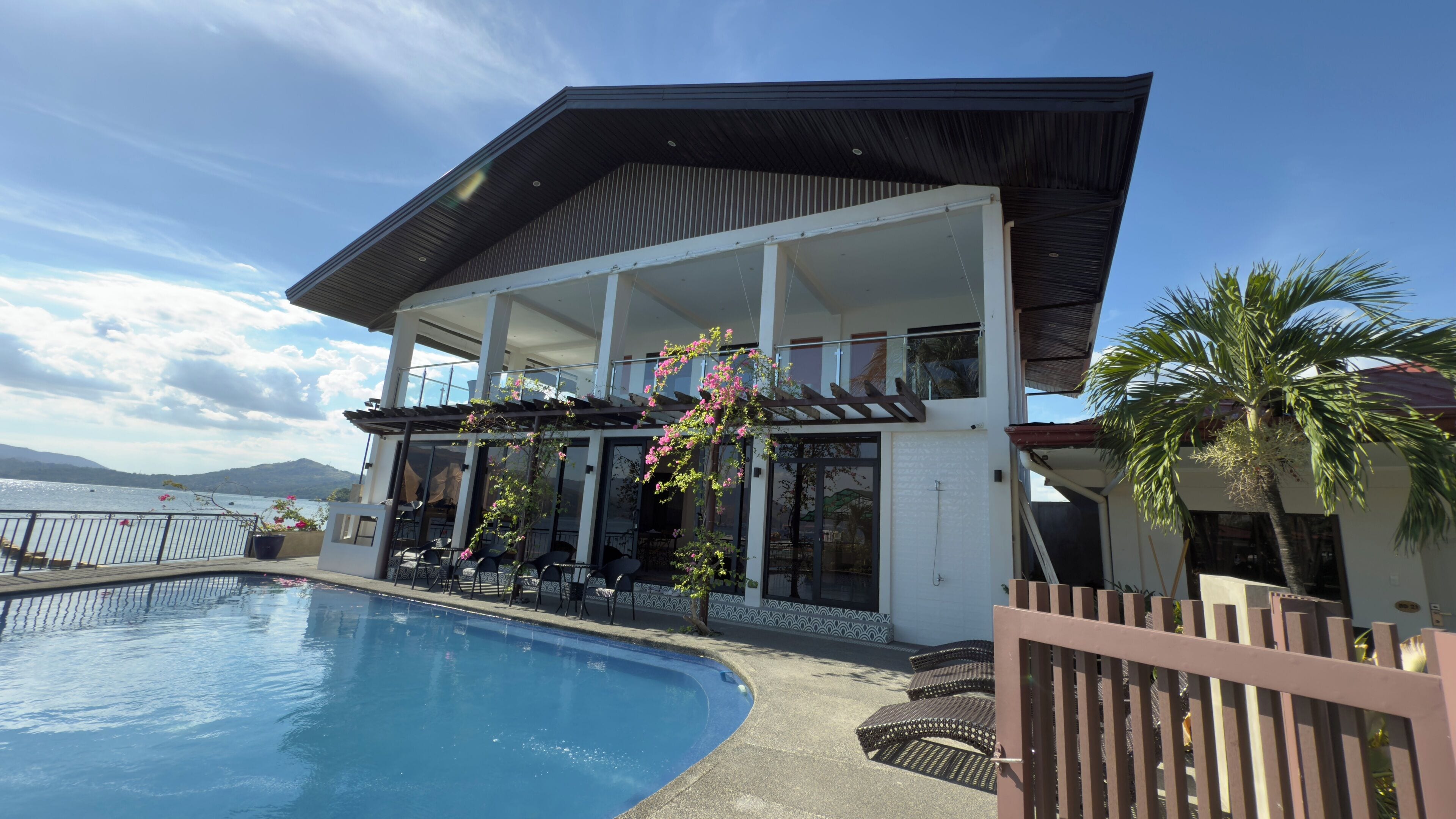 Villa, 6 soverom, ved strandkanten (Pool) | Terrasse/patio