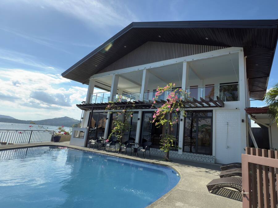 6-Bedroom Beachfront Pool Villa | Terrace/patio