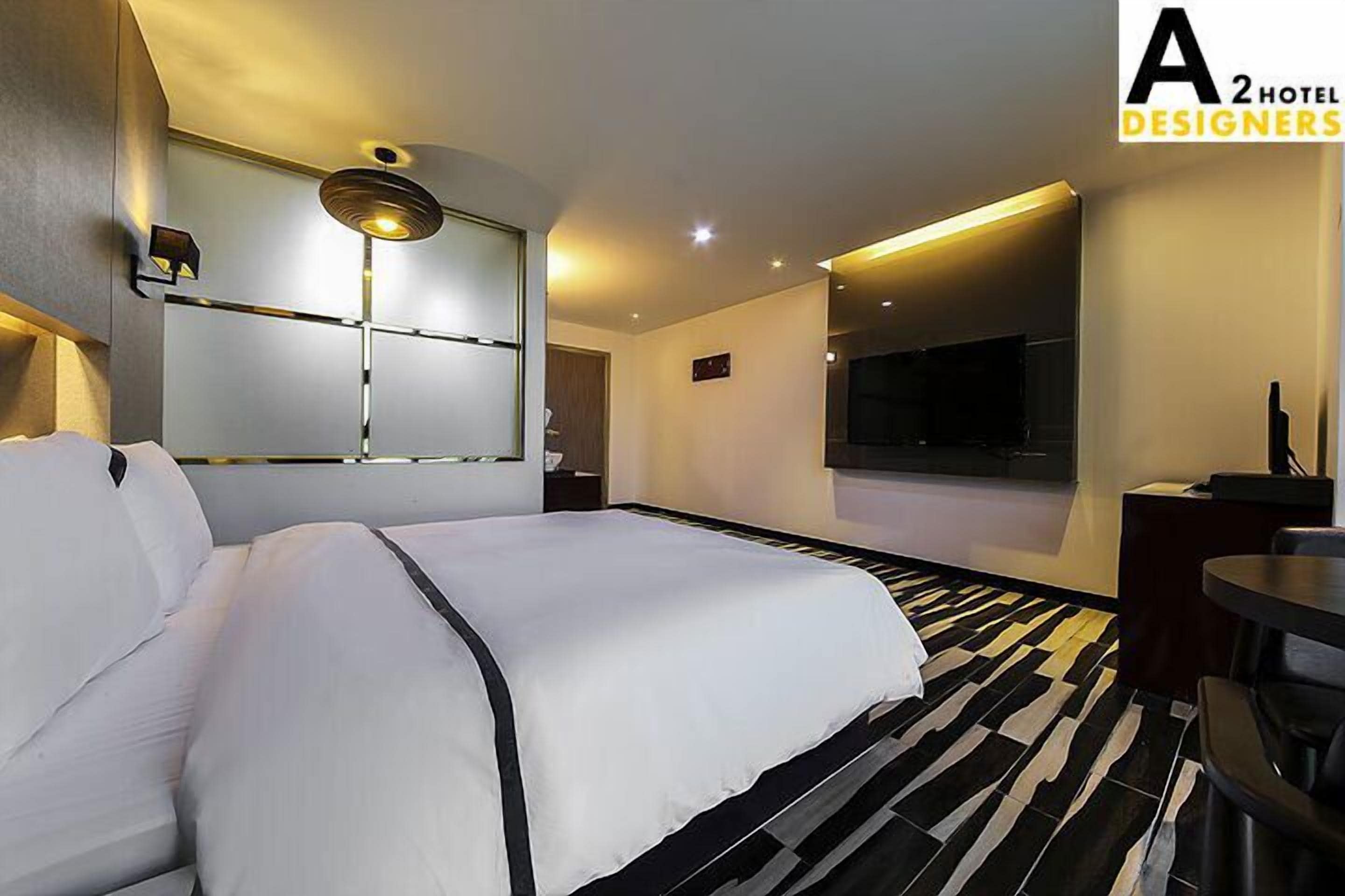 desk, soundproofing, free wifi, bed sheets