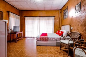 Deluxe Double Room | Desk, free WiFi, bed sheets