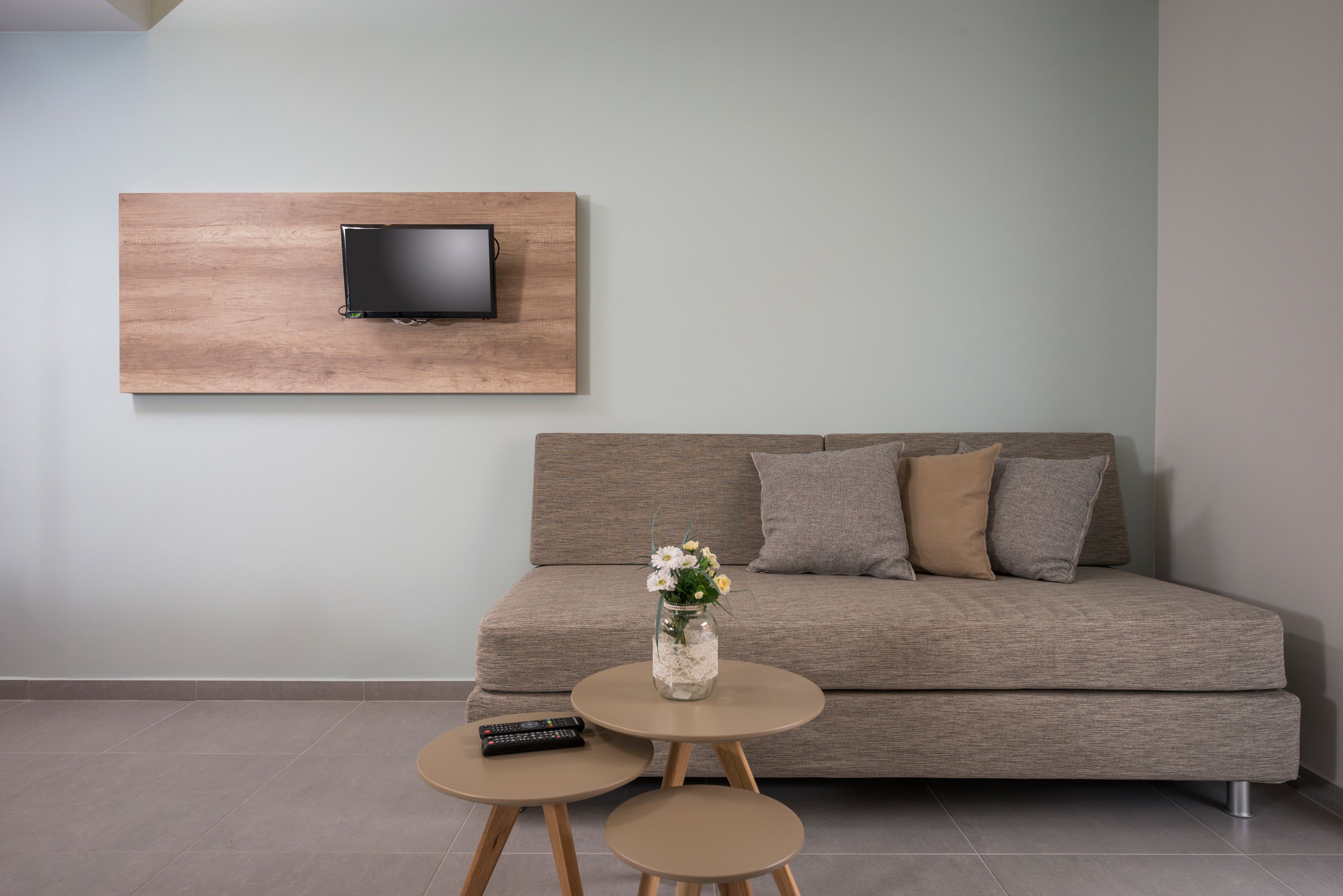 Departamento superior | Área de sala de estar | Televisión de pantalla plana de 22 pulgadas con canales vía satélite 