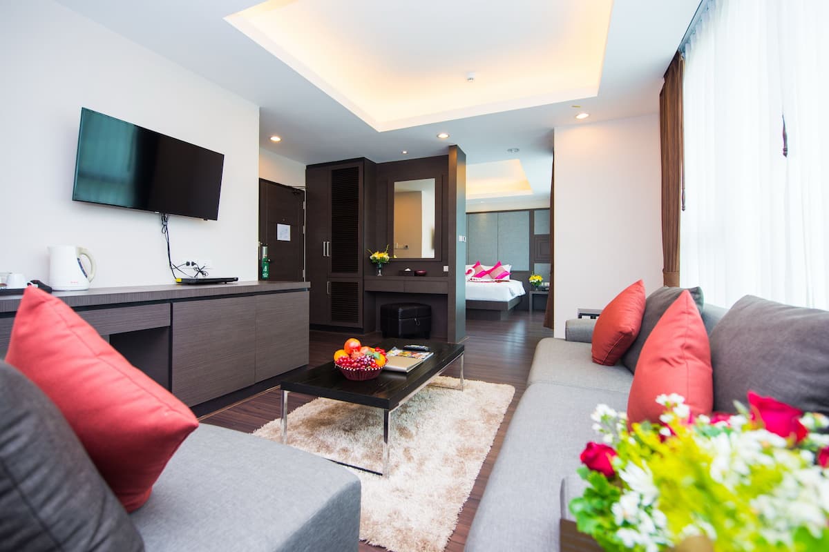1 bedroom, in-room safe, desk, laptop workspace