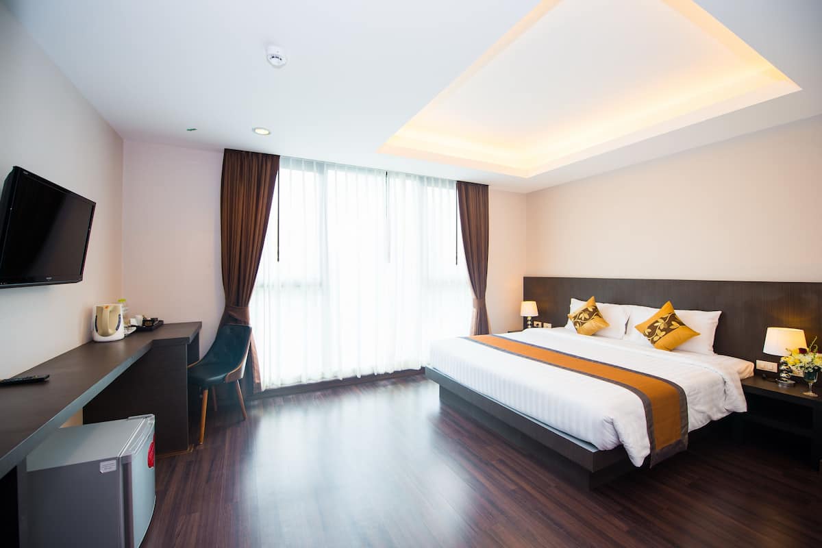 1 bedroom, in-room safe, desk, laptop workspace