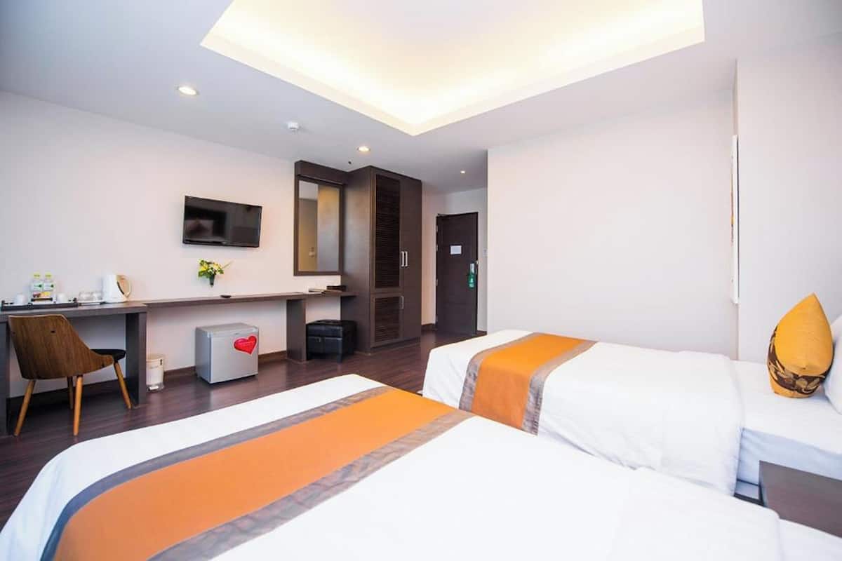 1 bedroom, in-room safe, desk, laptop workspace