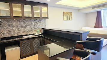 Executive-Suite, 1 Schlafzimmer | Zimmersafe, Schreibtisch, laptopgeeigneter Arbeitsplatz