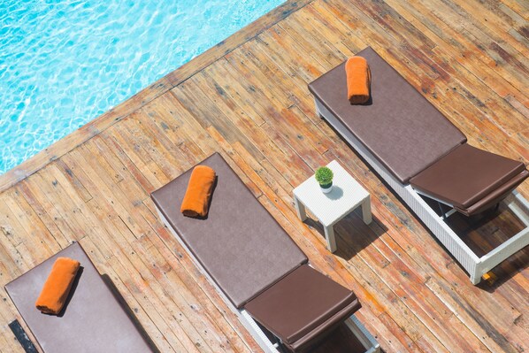 Seasonal outdoor pool - Tetris Hotel (Krabi)