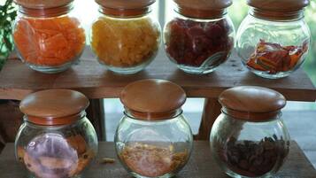 Daily English breakfast (THB 500 per person)