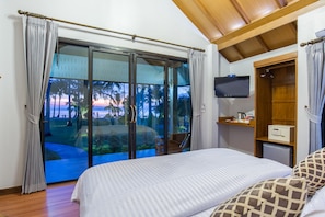 Minibar, caja fuerte, camas supletorias y wifi gratis