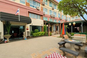 Front of property - Maekhong Delta Boutique Hotel (Mae Sai)