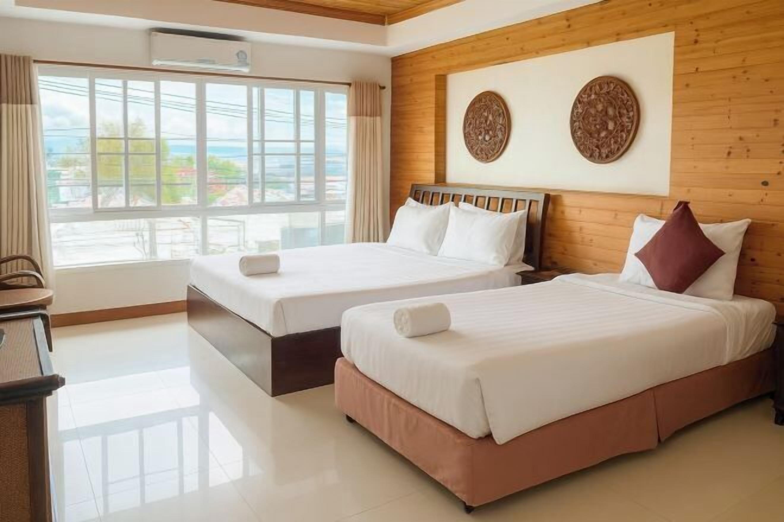 デスク、WiFi (無料)、ベッドシーツ