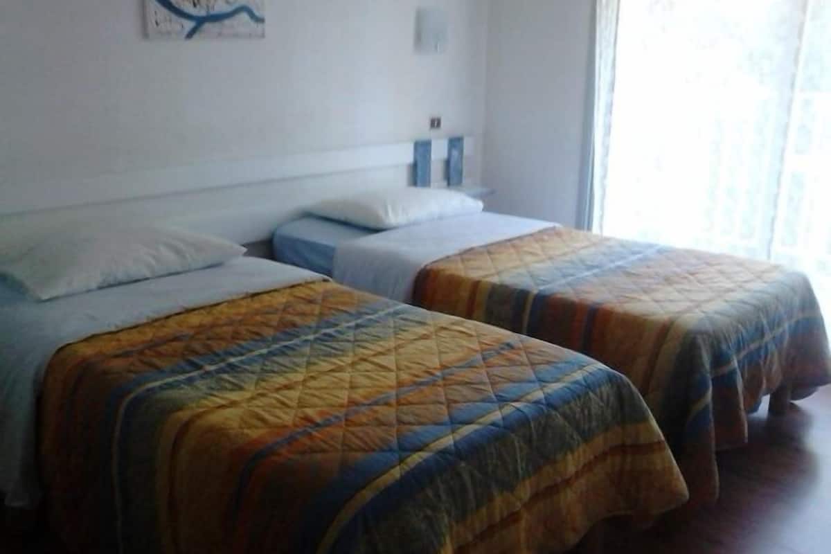 premium bedding, in-room safe, desk, soundproofing