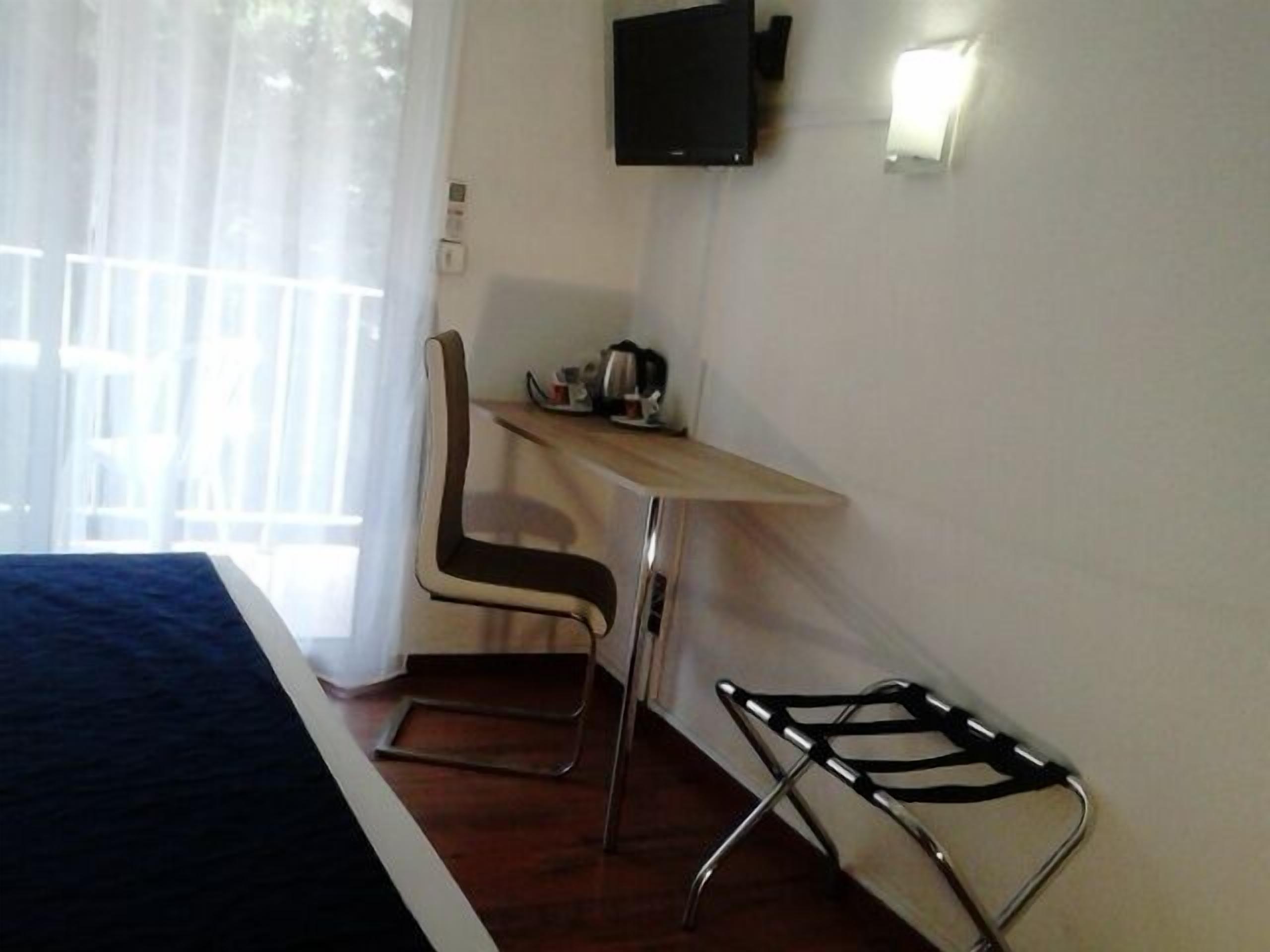 comfort double or twin room | premium bedding, in-room safe, desk, soundproofing