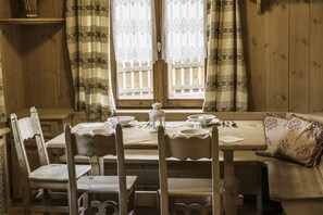 Apartment, 2 Bedrooms | In-room dining - Appartamento Baita Cusini Saroch (Livigno)
