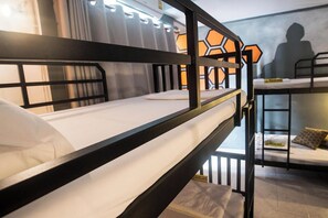 Bed in 4 Beds Mixed Dorm | Free WiFi, bed sheets