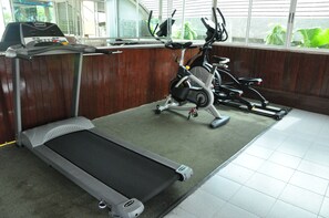 Fitness facility - Sathorn Saint View Serviced Apartment (Bangkok)