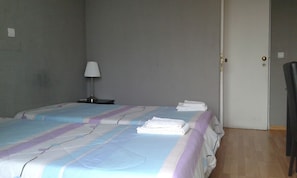 Habitación triple | Escritorio y wifi gratis