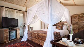 Luxury Cottage | Premium bedding, minibar, in-room safe, desk
